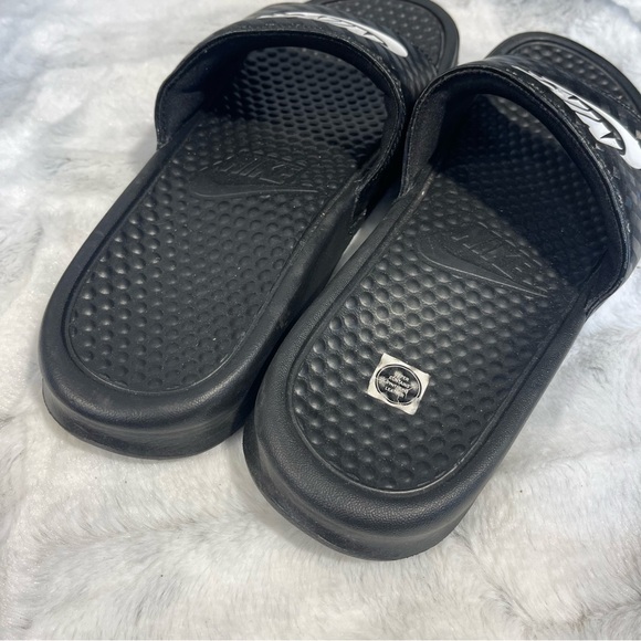Nike Black Slide Sandals with White Logo mens 9 - Picture 4 of 6